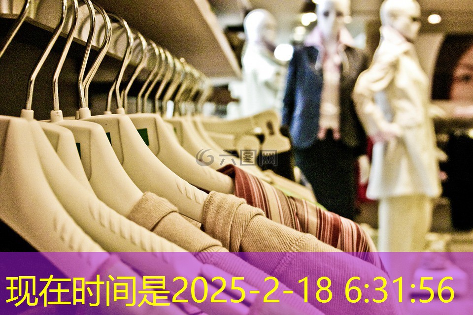 绿化景观色设计：打造活力四溢的商业街区。